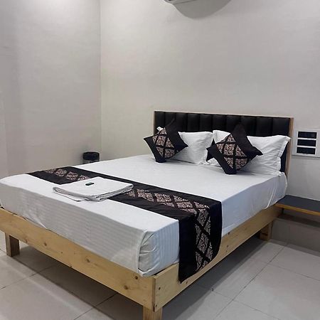 Hotel Hampton Vyara Buitenkant foto